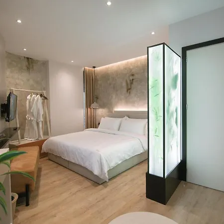 Boulevard Boutique *