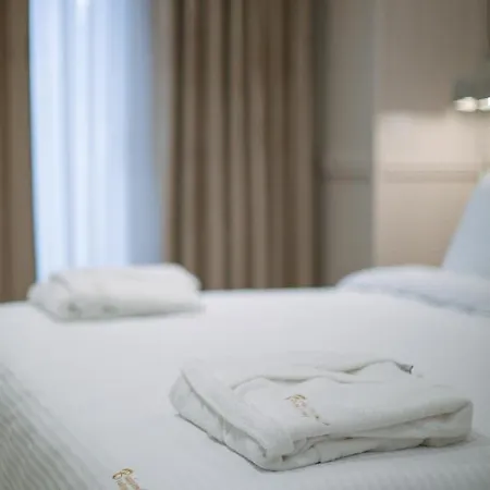 Boulevard Boutique Hotel *