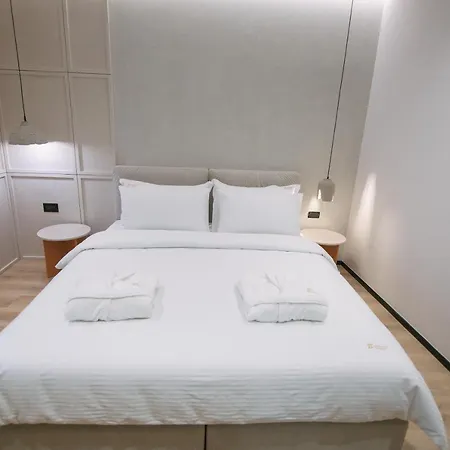 Boulevard Boutique *