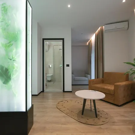 Boulevard Boutique *